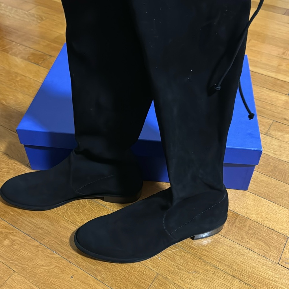 BRAND NEW STUART WEITZMAN